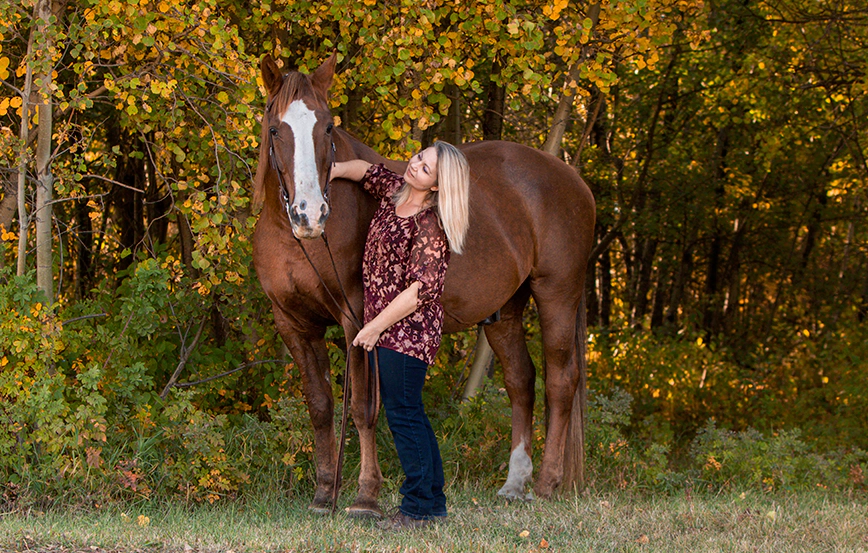 Four-Footed Fashion & Preparation: Preparing your horse for an equine photo session